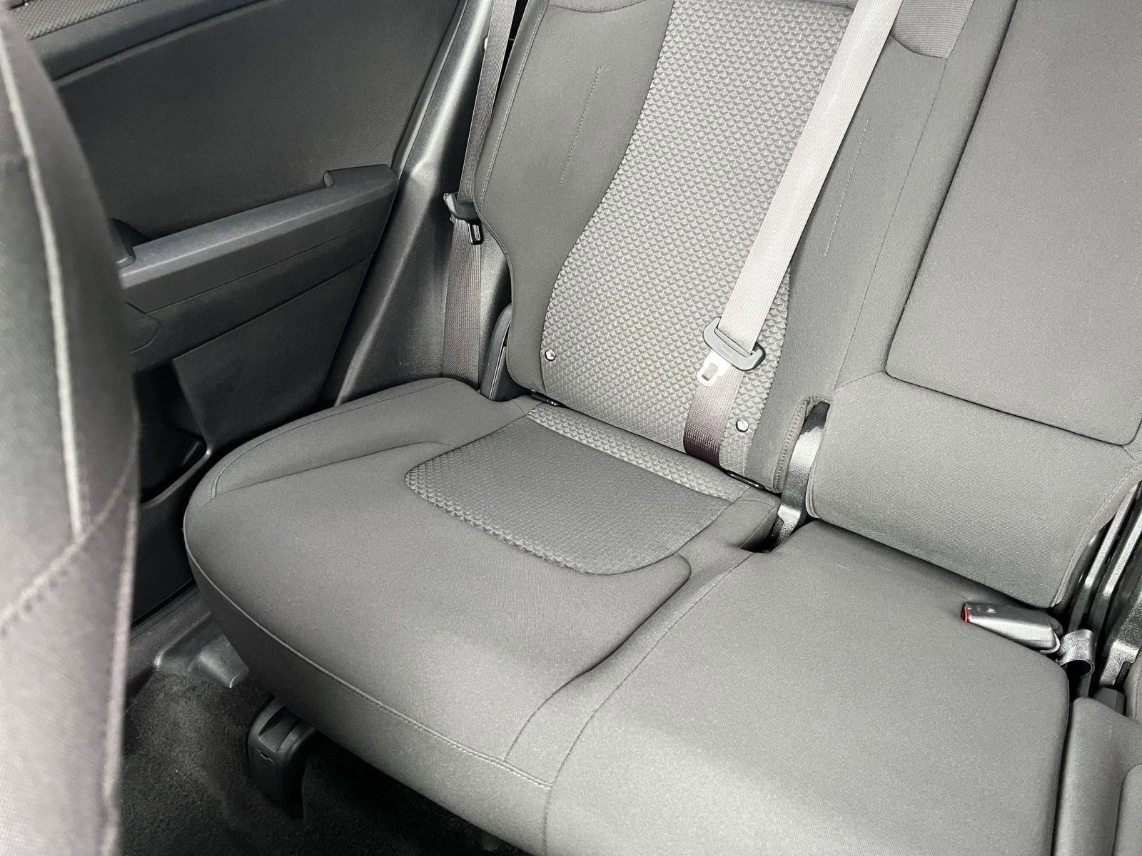 Used 2025 Kia Sportage LX FWD image 39