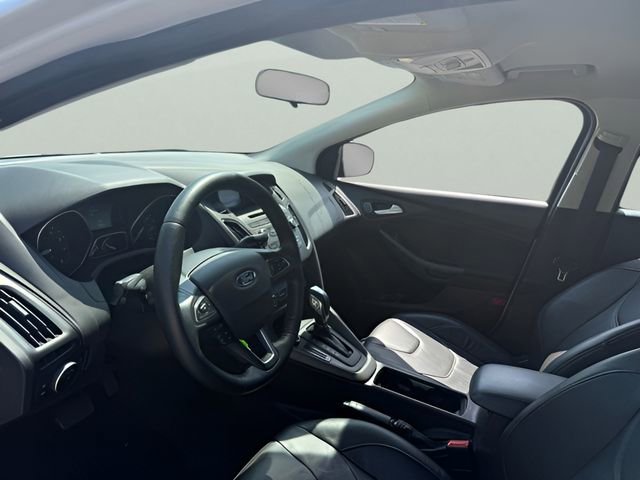 Used 2016 Ford Focus SE w/ Equipment Group 201A FWD image 10