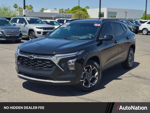 Used 2025 Chevrolet Trax LT w/ Driver Confidence Package