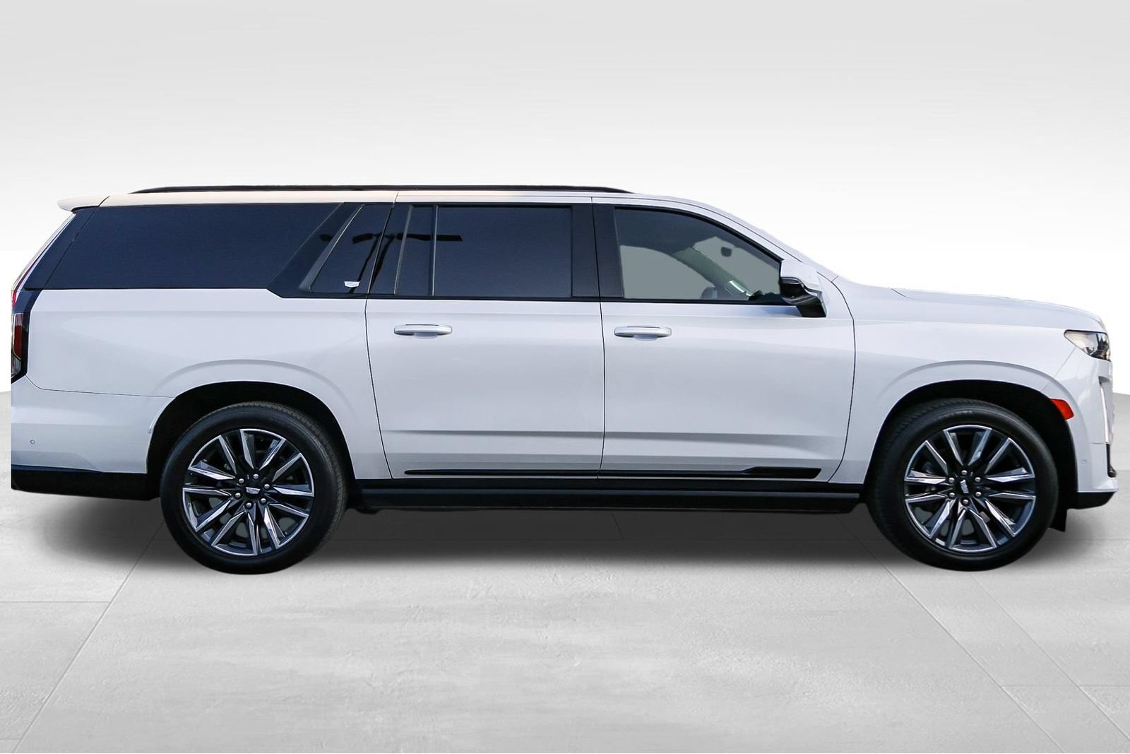 Used 2023 Cadillac Escalade ESV Sport Platinum RWD image 4