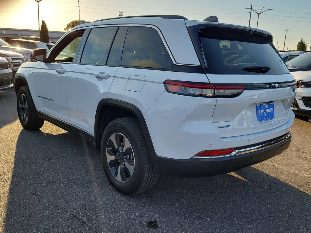 Used 2023 Jeep Grand Cherokee 4WD 4xe w/ Luxury Tech Group II image 3