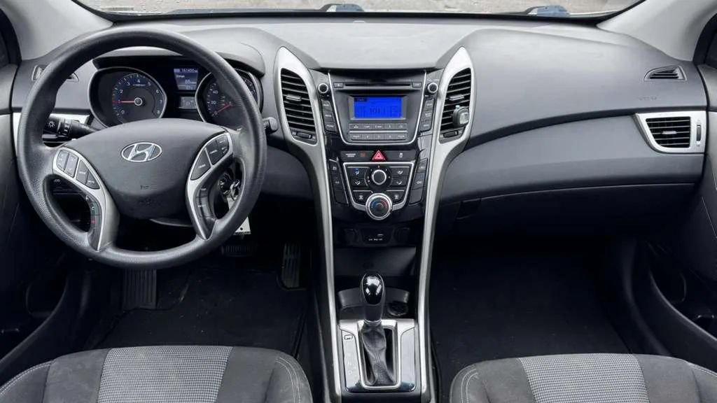 Used 2017 Hyundai Elantra GT FWD image 15