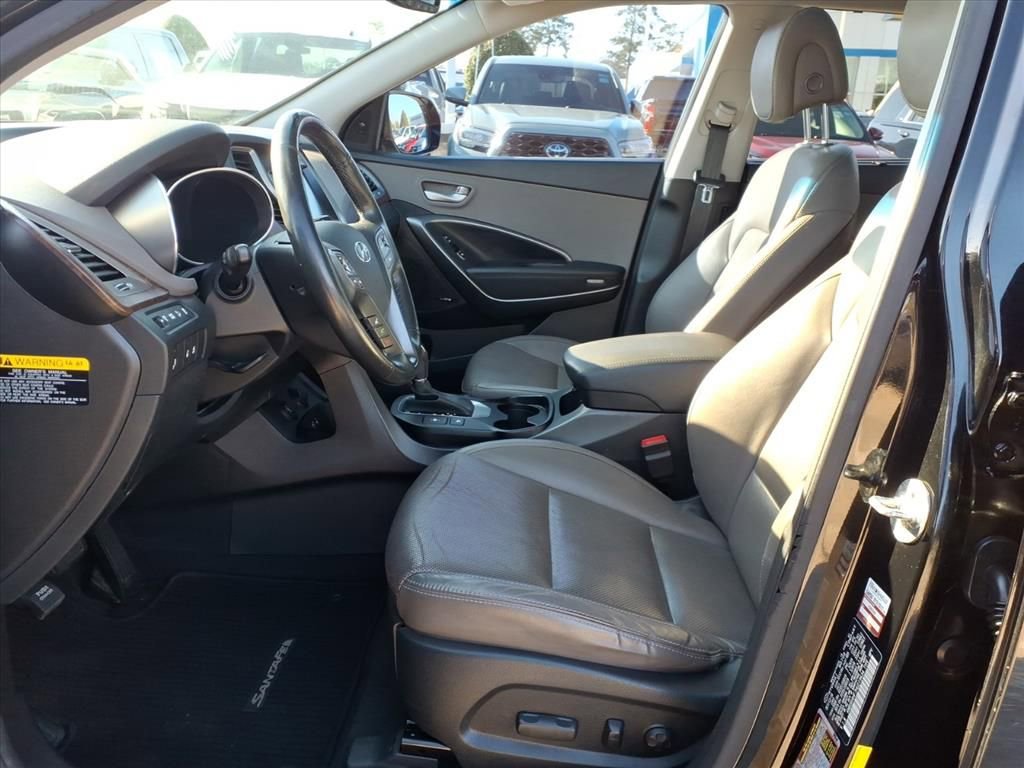 Used 2017 Hyundai Santa Fe SE image 19