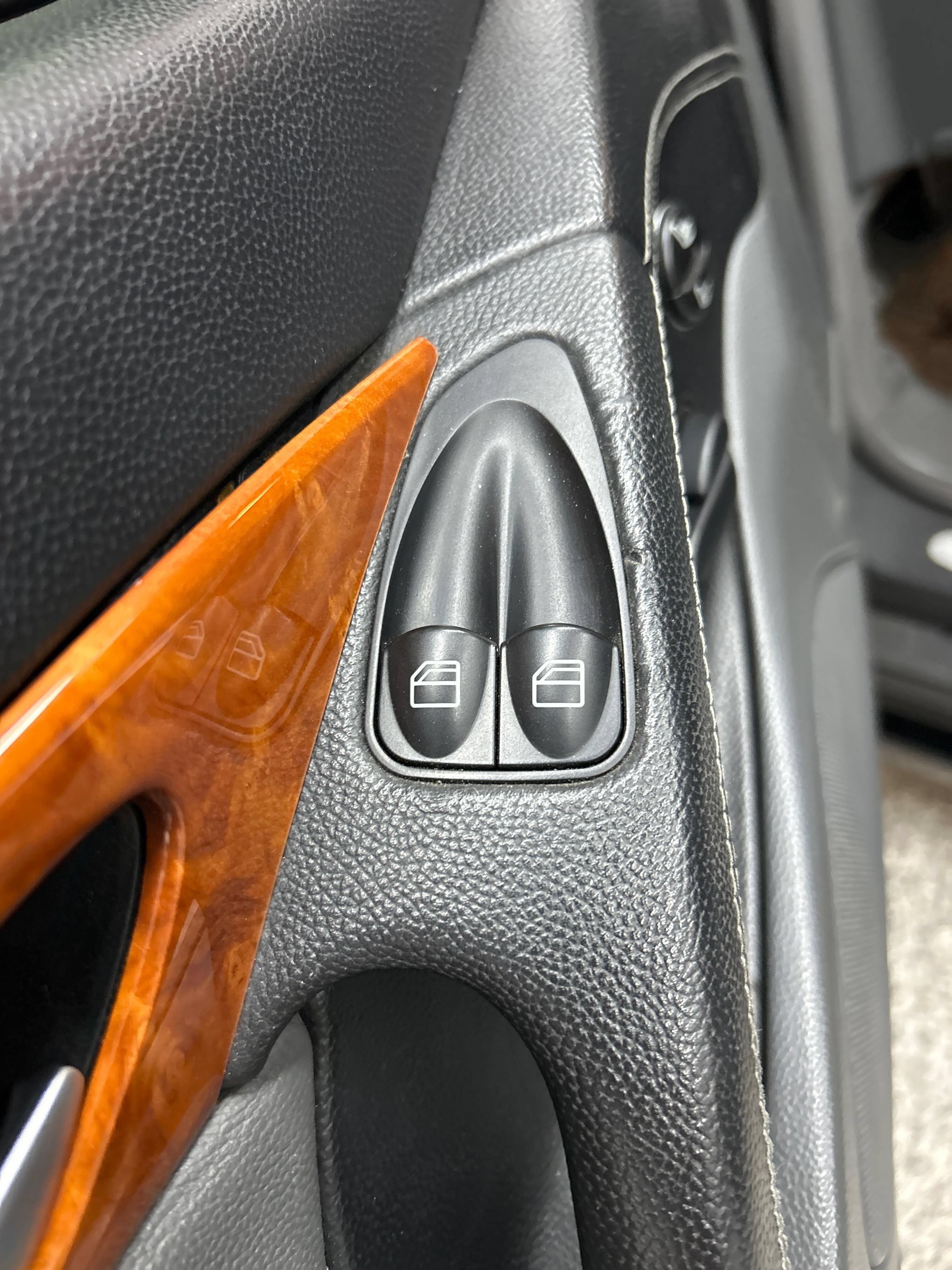 Used 2003 Mercedes-Benz SL 55 AMG image 10