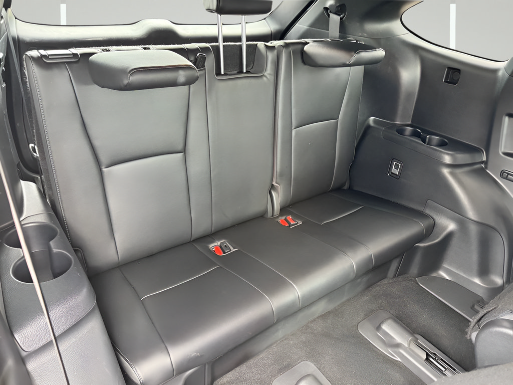 Used 2023 Toyota Highlander XSE FWD image 31