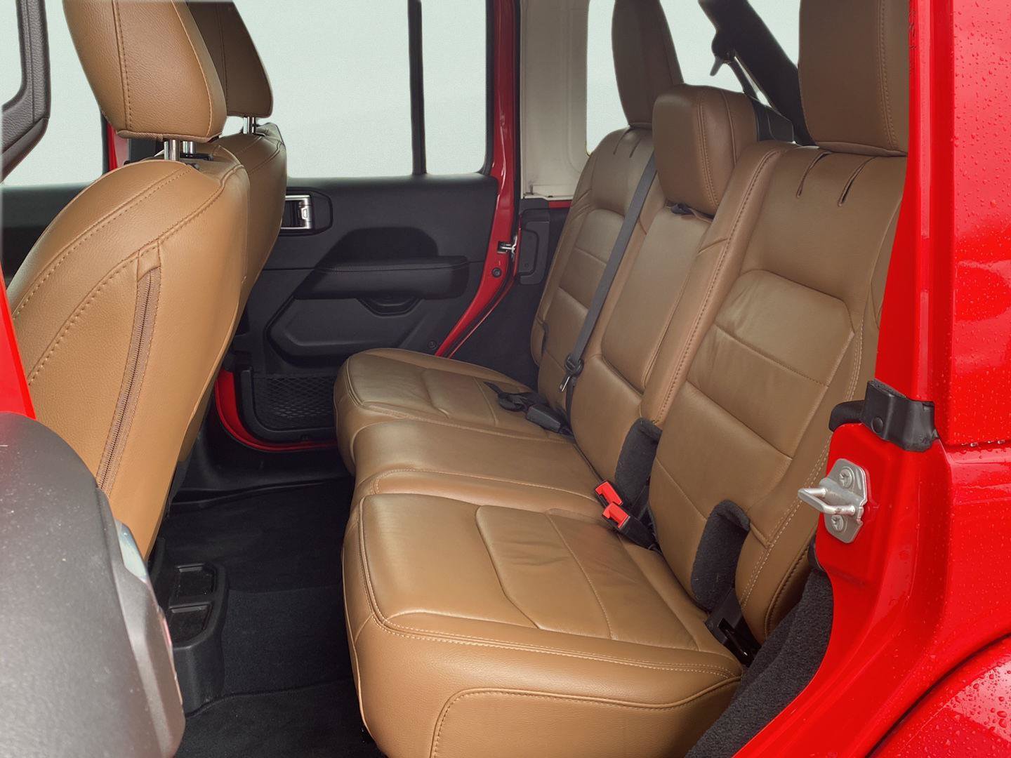 Used 2022 Jeep Wrangler Unlimited Sahara w/ Cold Weather Group AWD/4WD image 23