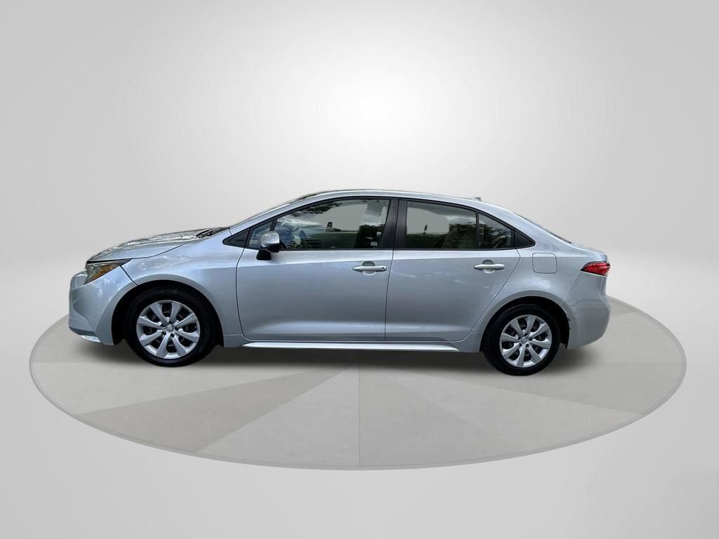 Used 2022 Toyota Corolla LE FWD image 4