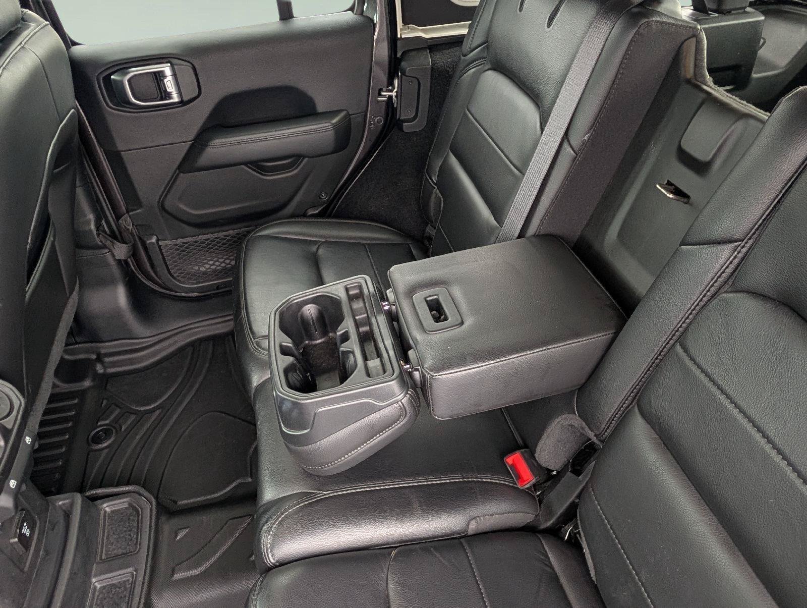 Used 2021 Jeep Wrangler Unlimited Sahara AWD/4WD image 19