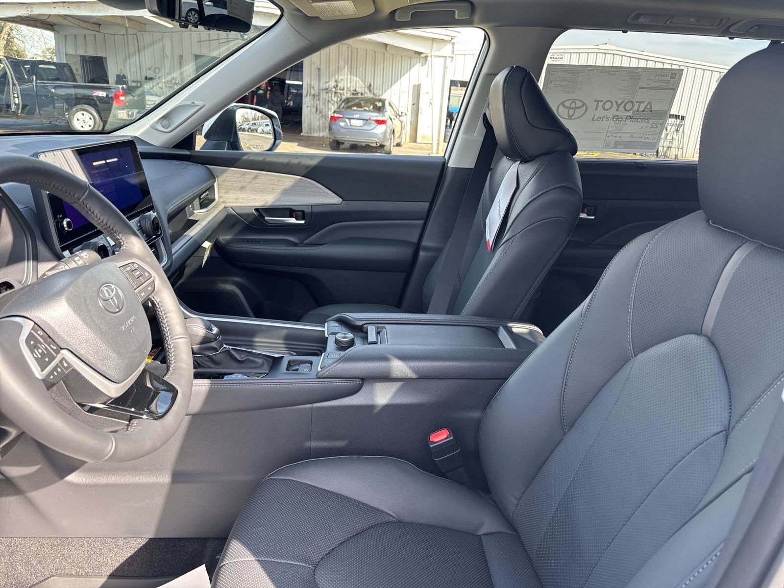 New 2025 Toyota Grand Highlander AWD image 13