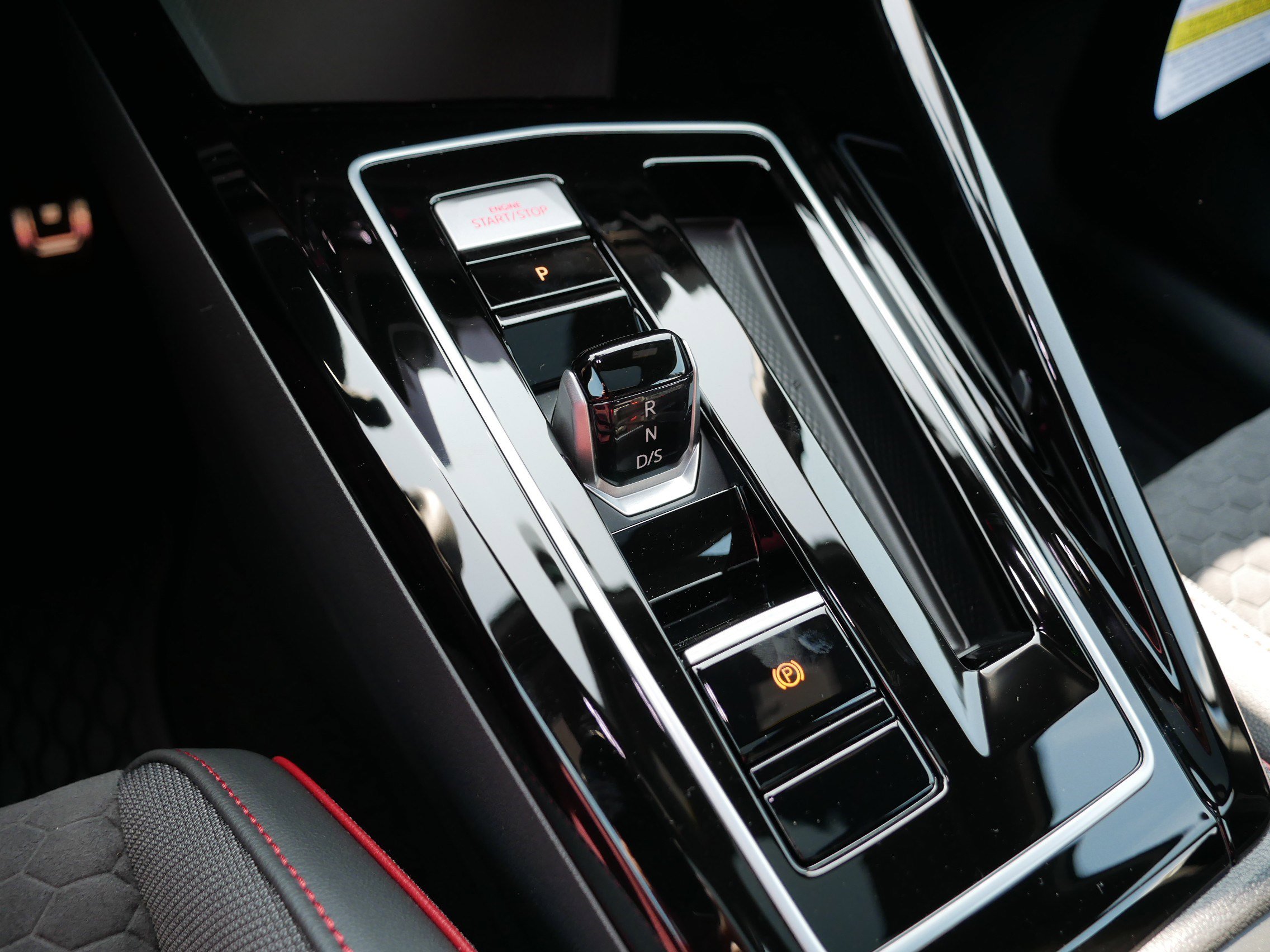 New 2025 Volkswagen GTI SE image 11