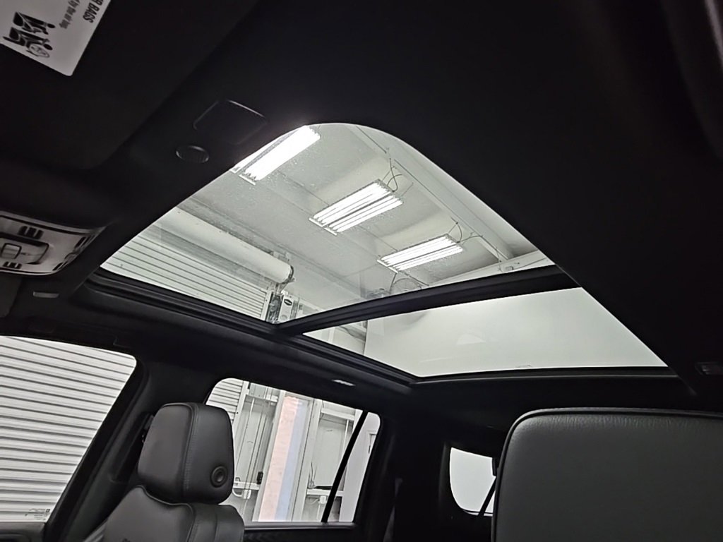 Used 2021 GMC Yukon XL Denali w/ Denali Premium Package image 32