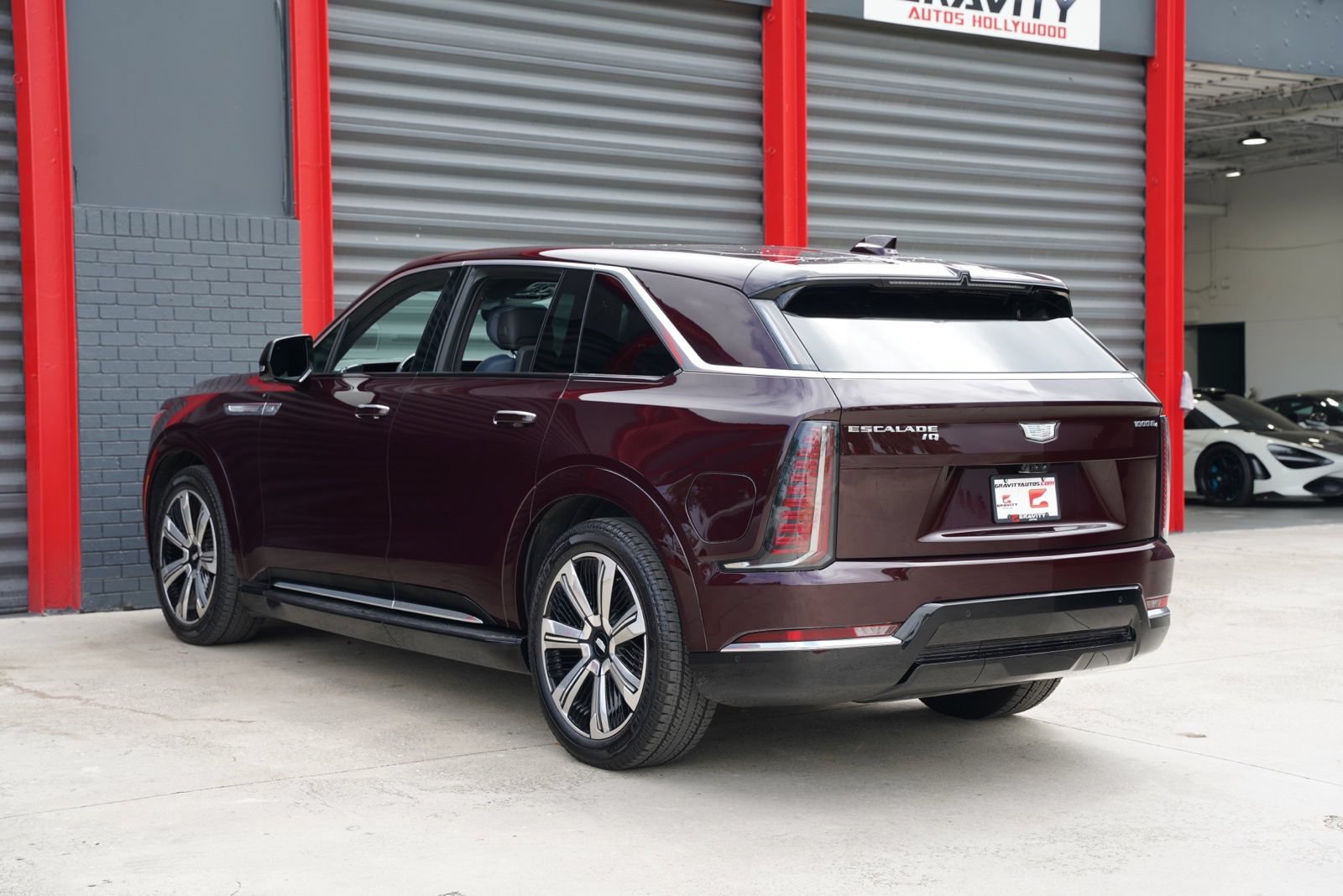 Used 2025 Cadillac Escalade IQ Luxury 2 w/ LPO, Premium Carpet Package AWD/4WD image 12
