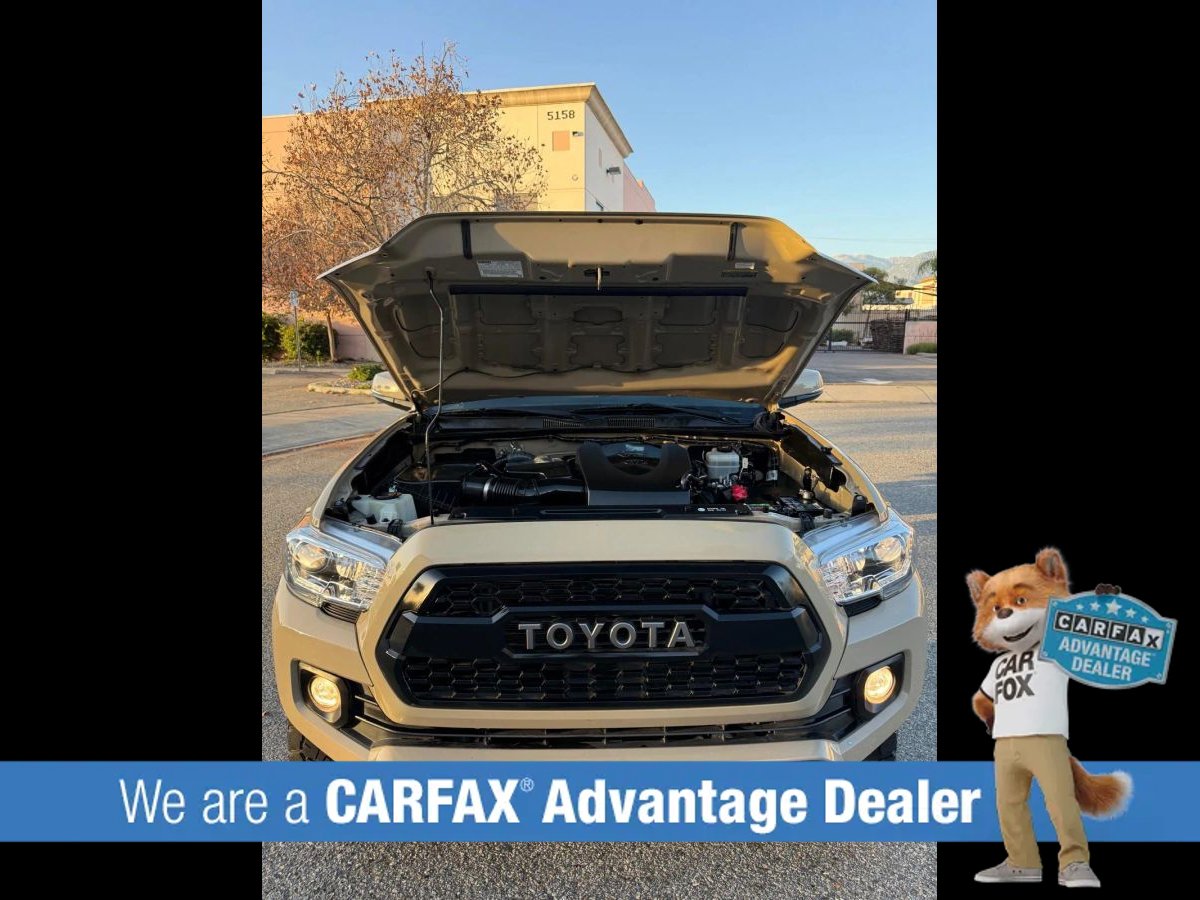 Used 2017 Toyota Tacoma TRD Off-Road w/ Premium & Technology Package image 26