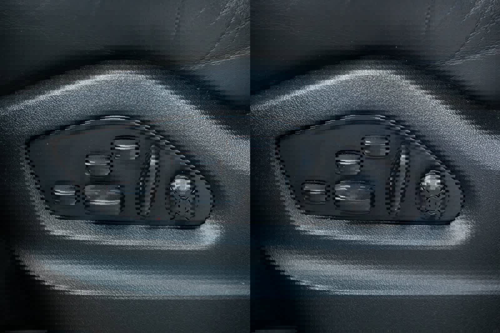 Certified 2022 Porsche Cayenne Turbo image 17