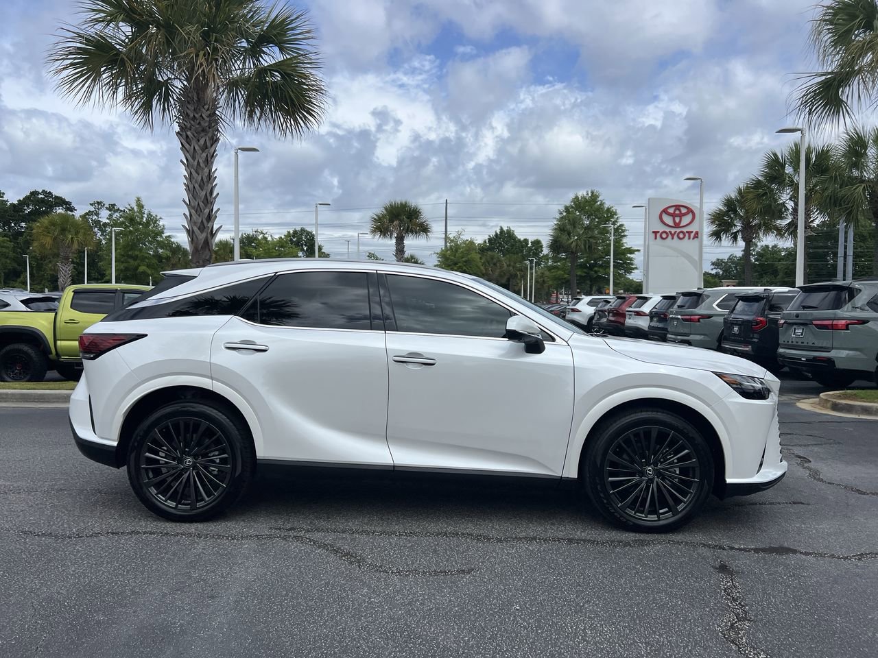 Used 2025 Lexus RX 350h w/ Convenience Package AWD/4WD image 11