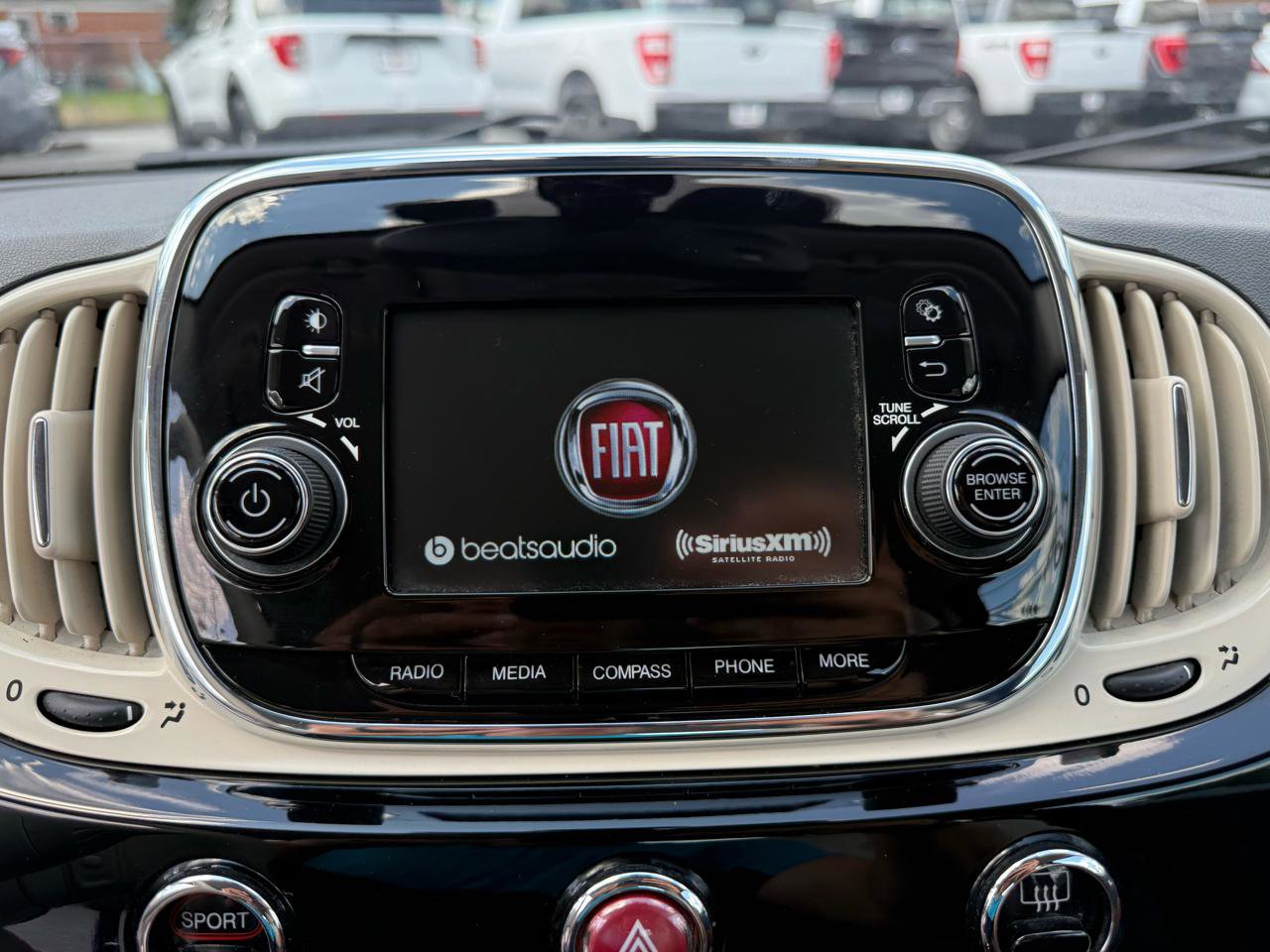 Used 2017 FIAT 500 Lounge image 26