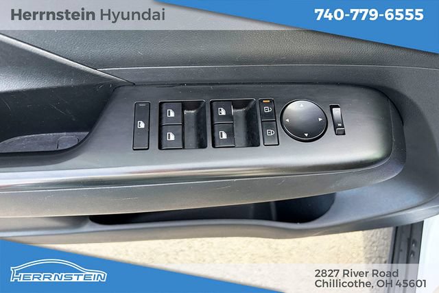 Certified 2025 Hyundai Kona SE AWD/4WD image 15