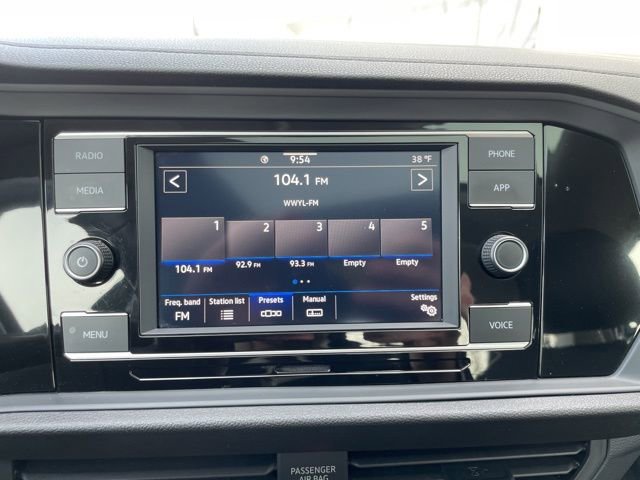 Used 2023 Volkswagen Jetta SE image 16