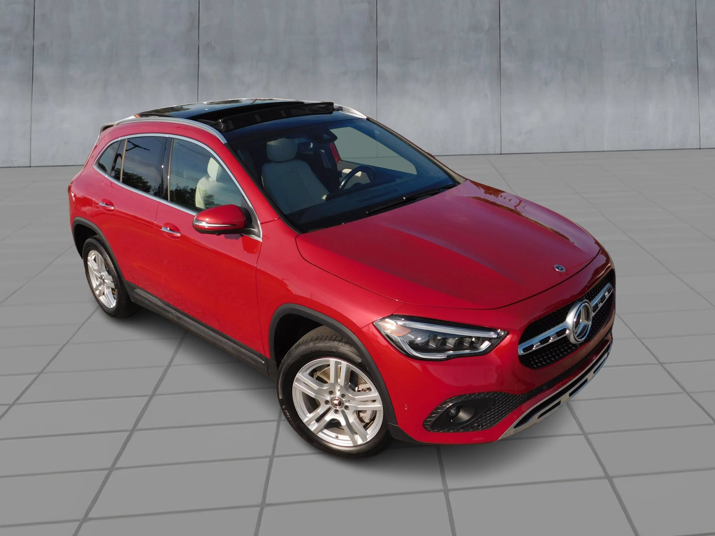 Used 2023 Mercedes-Benz GLA 250 4MATIC w/ Premium Package image 2
