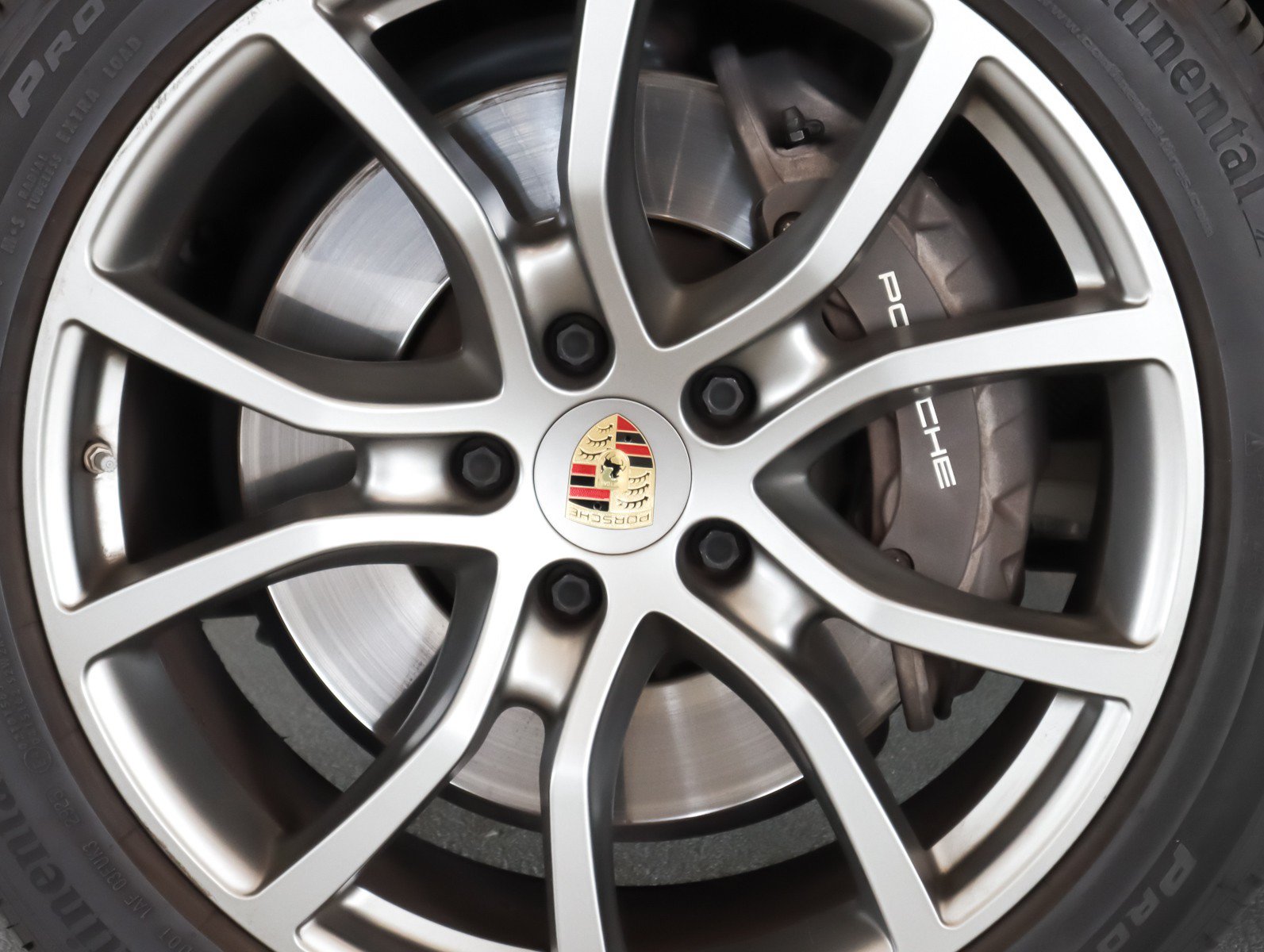 Certified 2023 Porsche Cayenne Platinum Edition AWD/4WD image 13