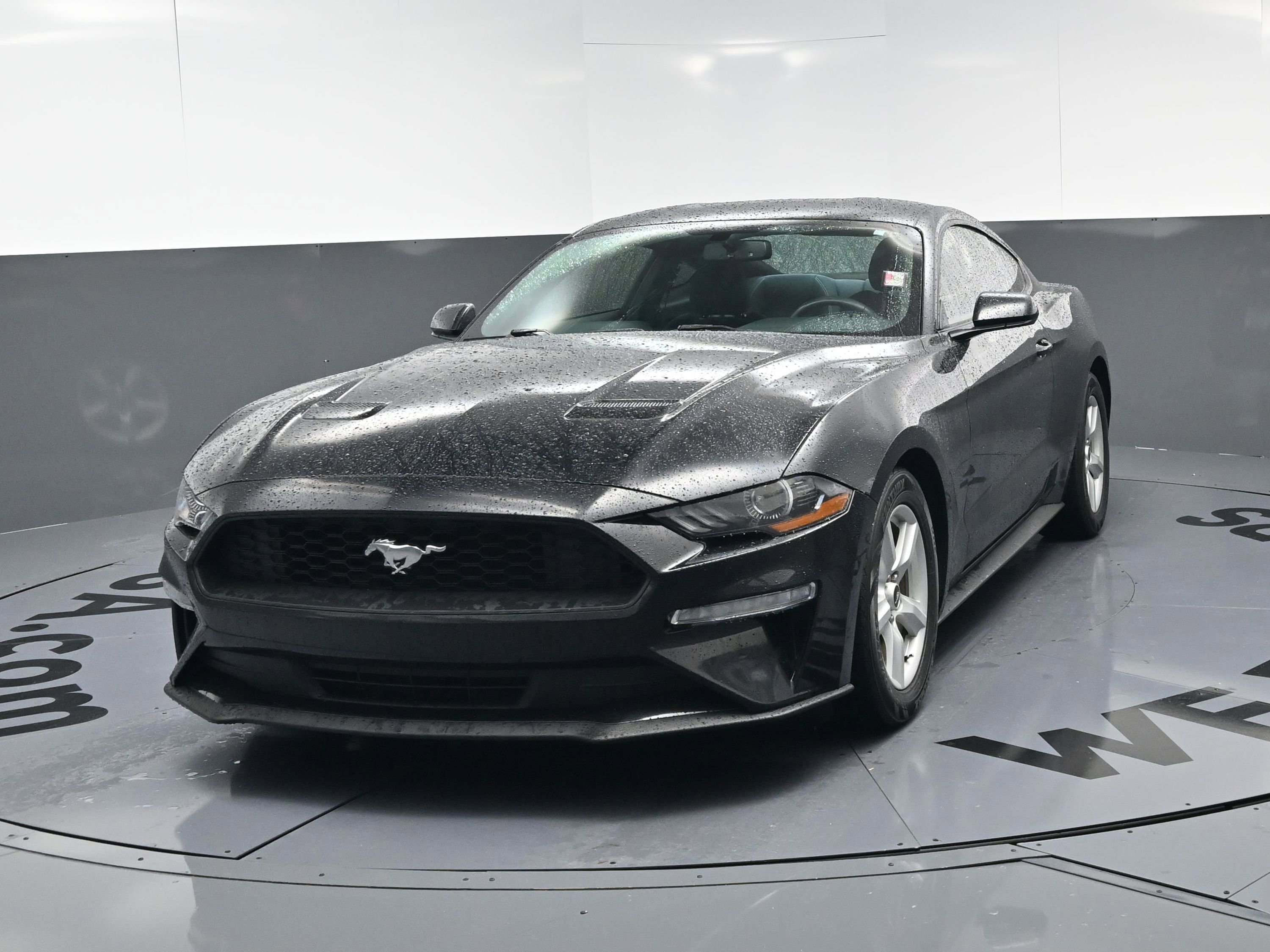 Used 2018 Ford Mustang Coupe image 11