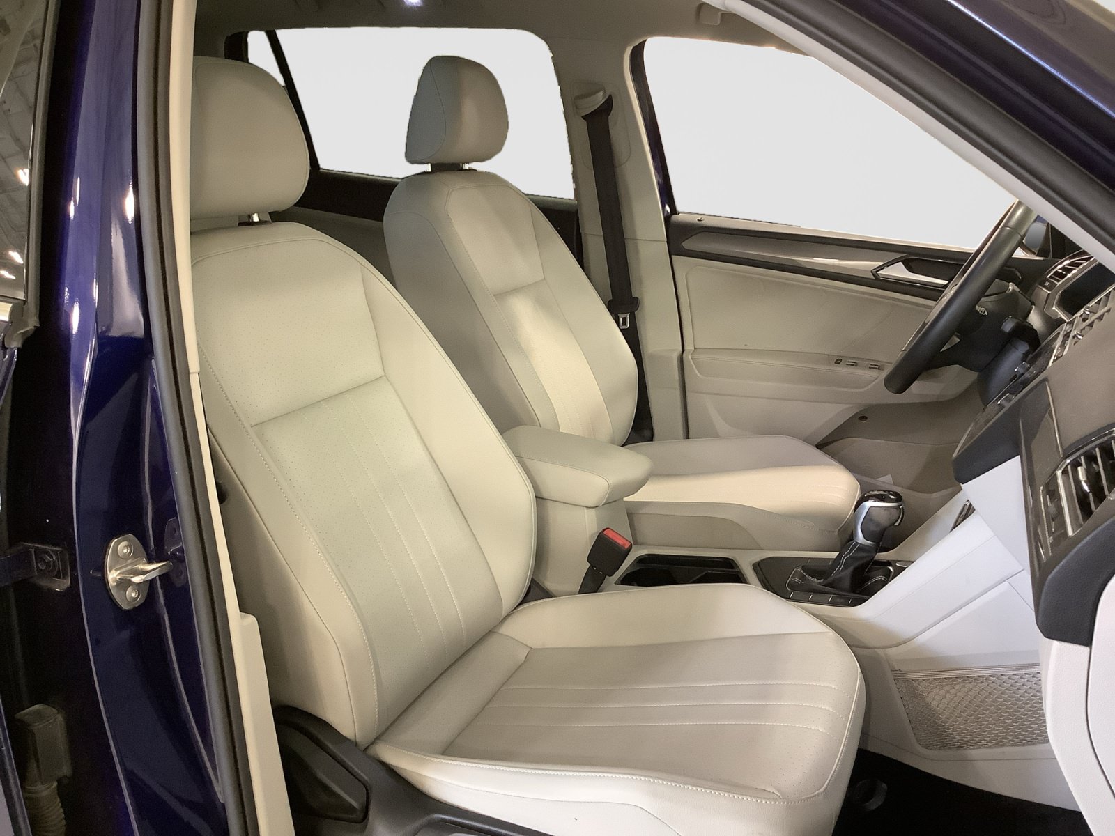 Used 2022 Volkswagen Tiguan SE FWD image 18