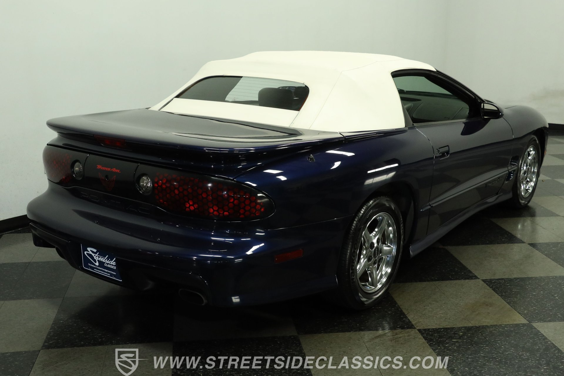 Used 2001 Pontiac Firebird Trans Am RWD image 11