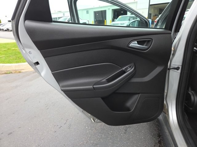 Used 2016 Ford Focus SE FWD image 12