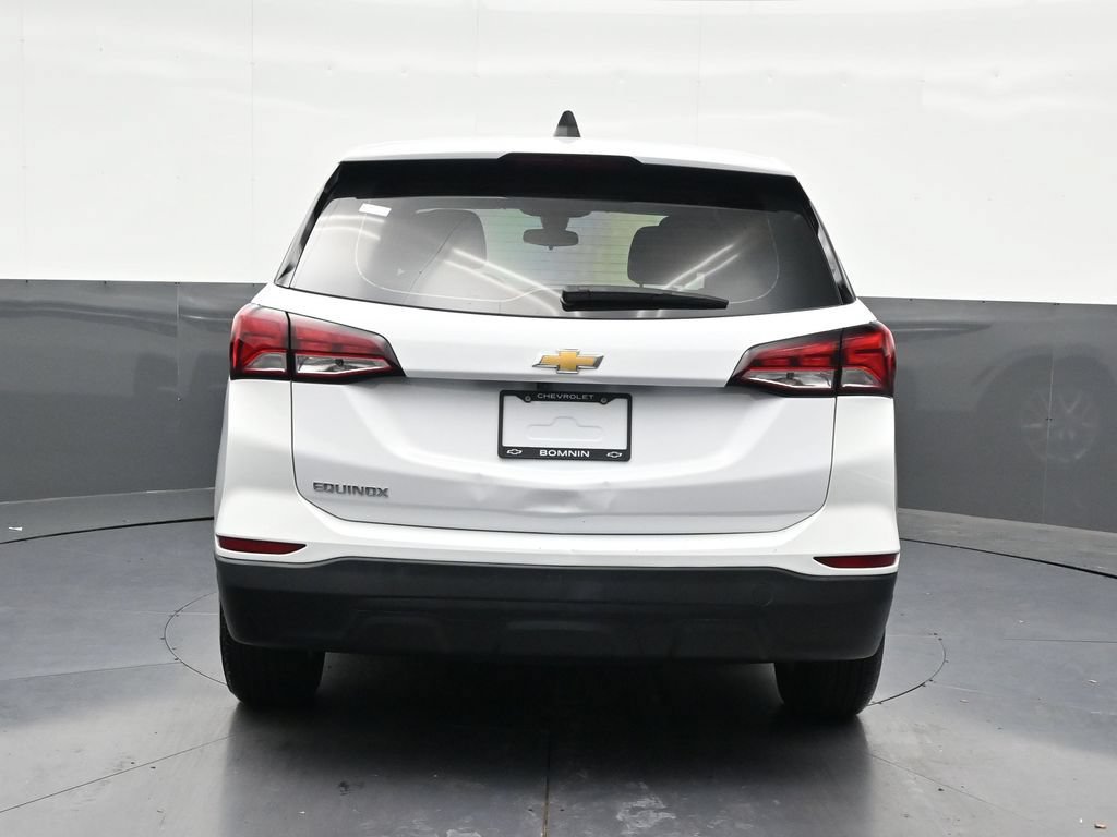 Used 2023 Chevrolet Equinox LS FWD image 4
