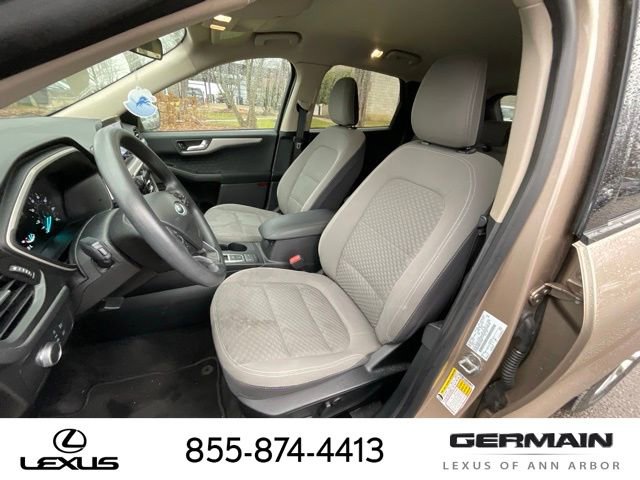Used 2020 Ford Escape SE image 12