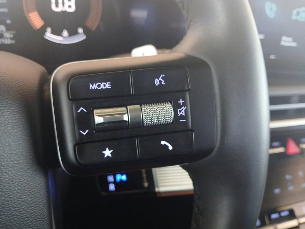 Certified 2025 Hyundai Santa Fe SEL FWD image 21