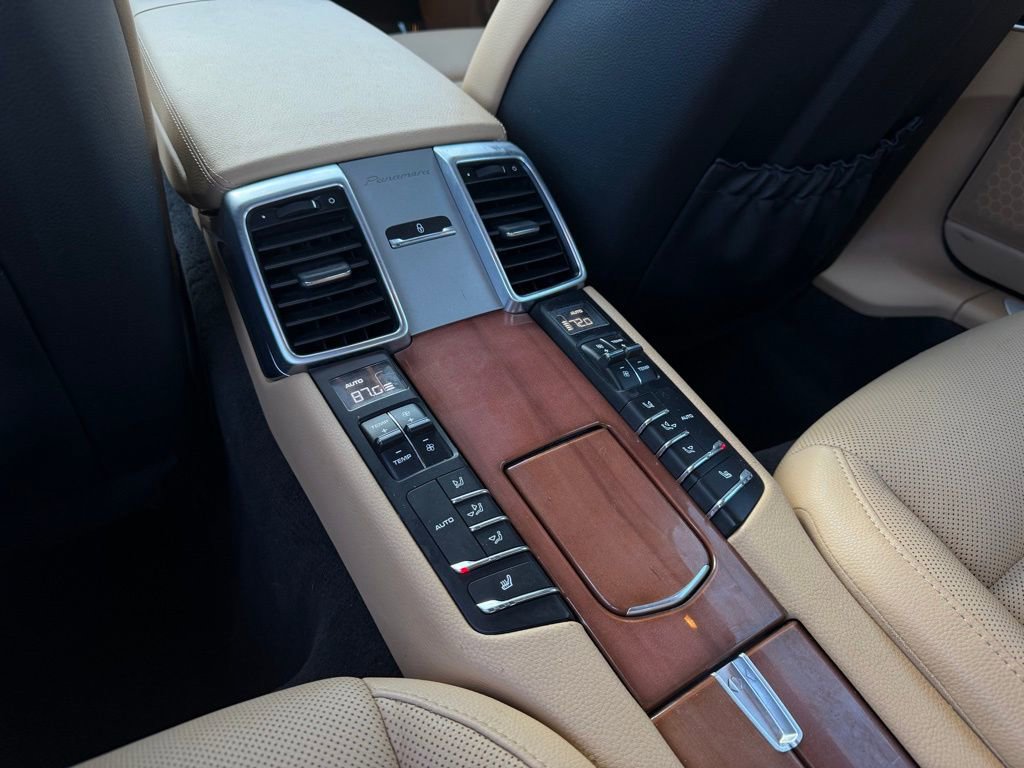 Used 2016 Porsche Panamera 4 image 27