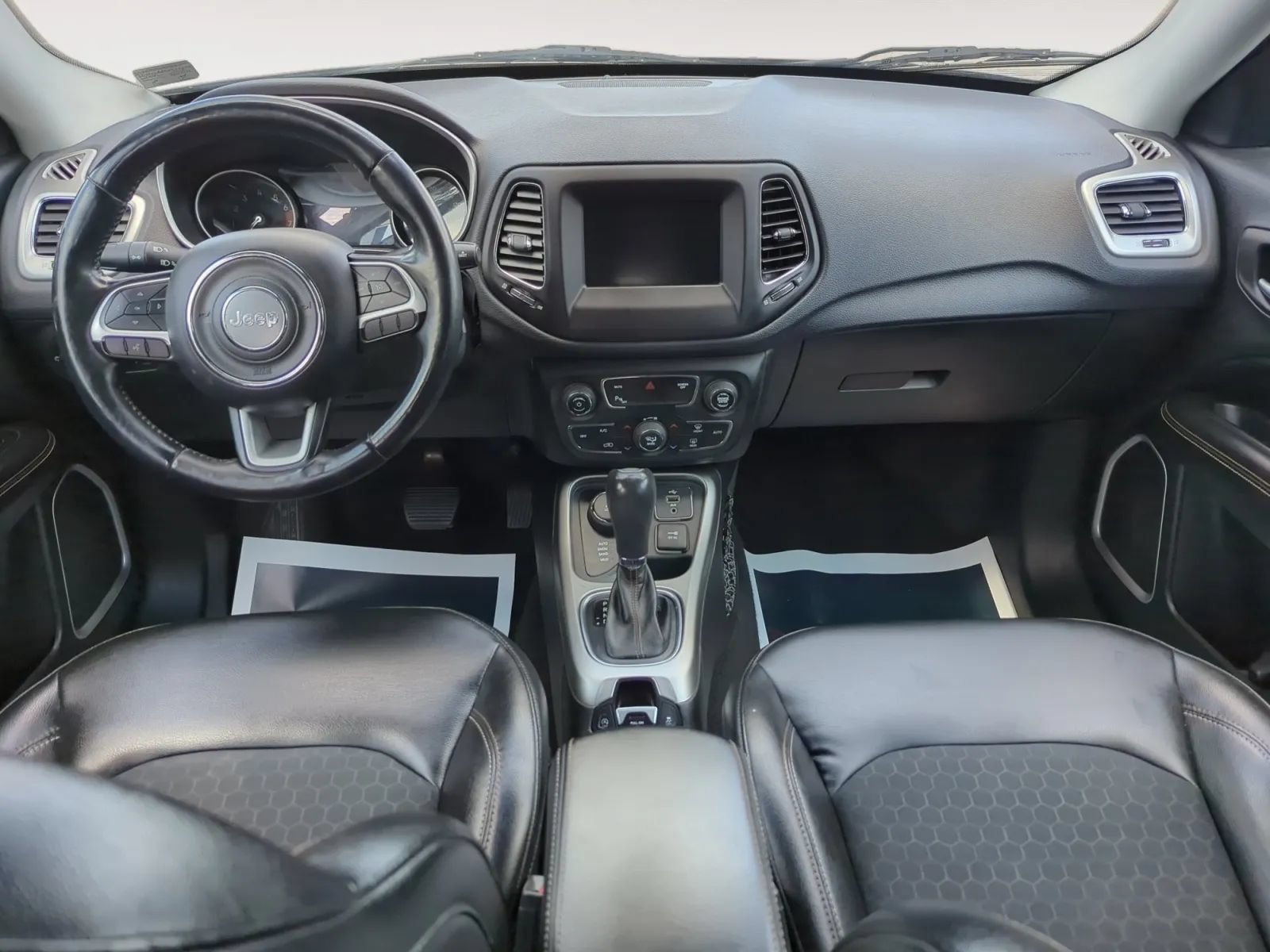 Used 2018 Jeep Compass Latitude w/ Popular Equipment Group AWD/4WD image 5