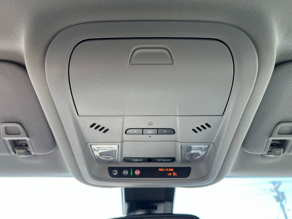 Used 2021 GMC Terrain SLT w/ Elevation Edition image 25