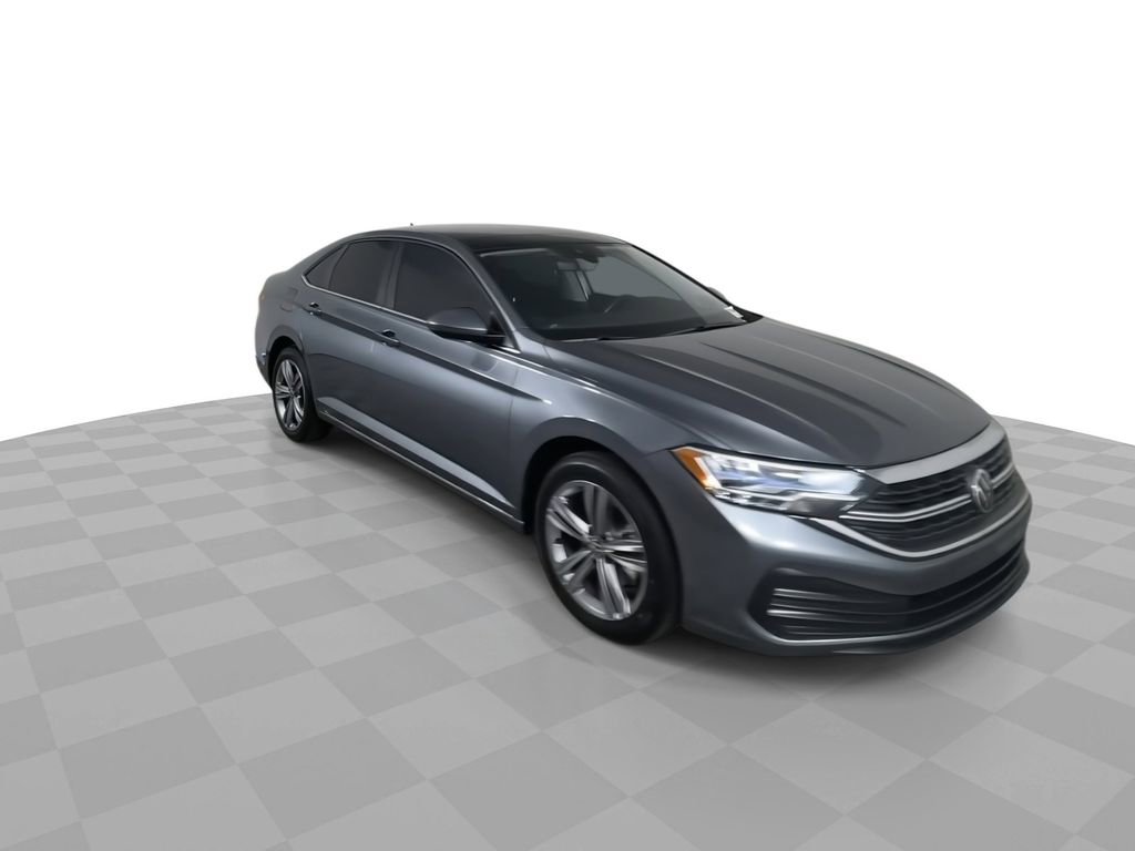 Used 2024 Volkswagen Jetta SE w/ Panoramic Sunroof Package FWD image 2