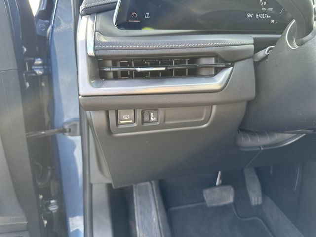 Used 2024 Cadillac XT4 Premium Luxury image 17