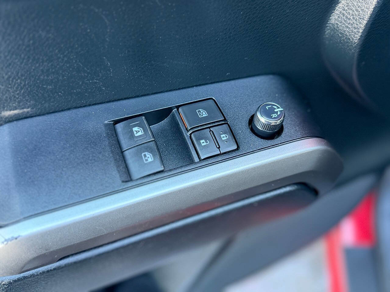 Used 2016 Toyota Tacoma TRD Sport image 13