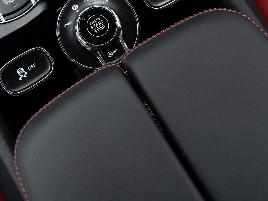 New 2025 Bentley Bentayga image 32