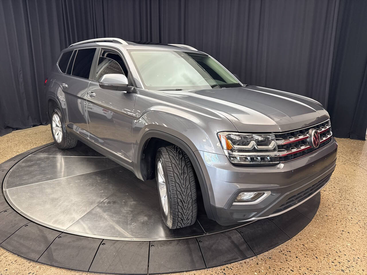 Used 2018 Volkswagen Atlas SEL AWD/4WD image 12