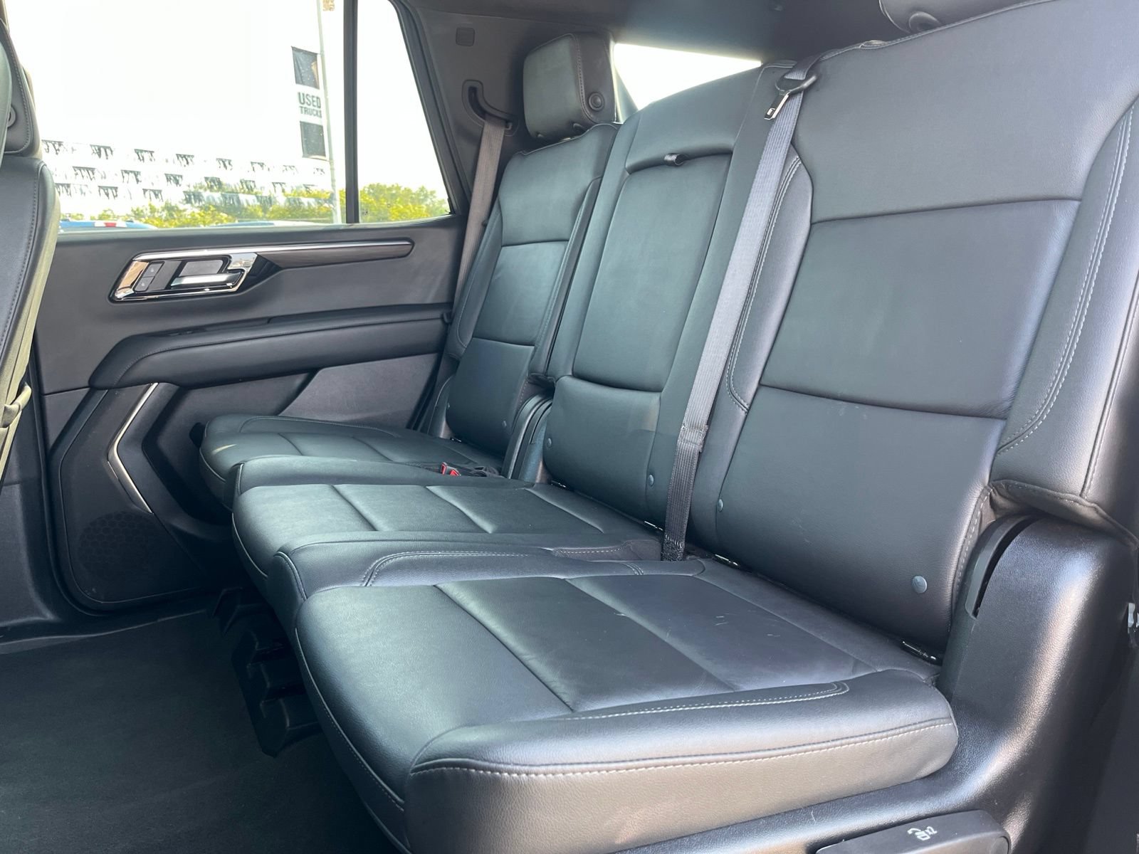 Used 2025 Chevrolet Tahoe LT RWD image 12
