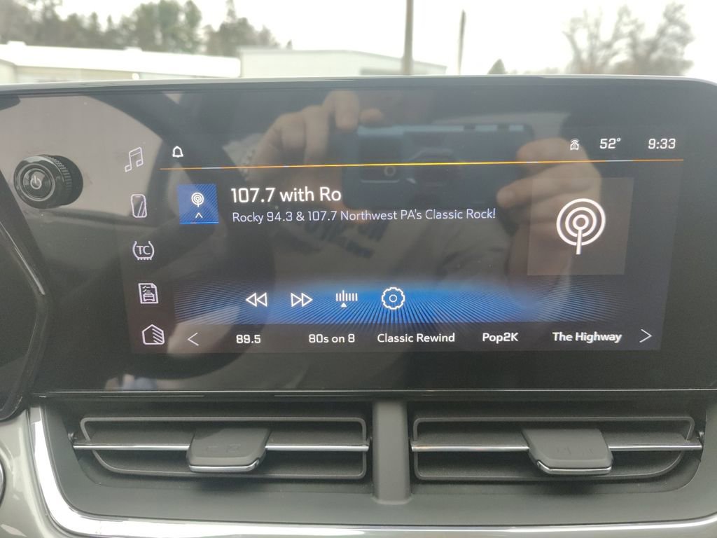 New 2025 Chevrolet Trax LT image 19