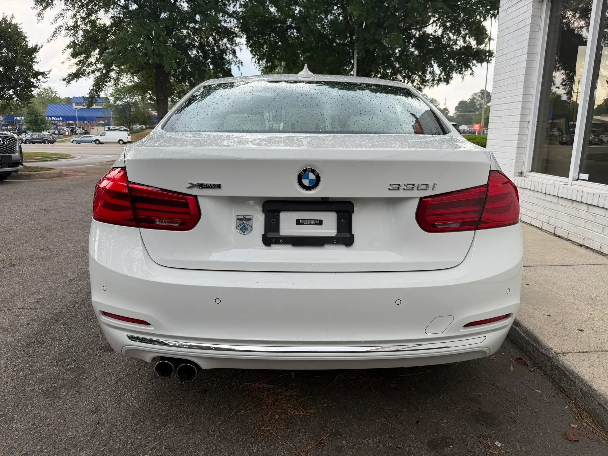 Used 2018 BMW 330i xDrive Sedan w/ Executive Package AWD/4WD image 6