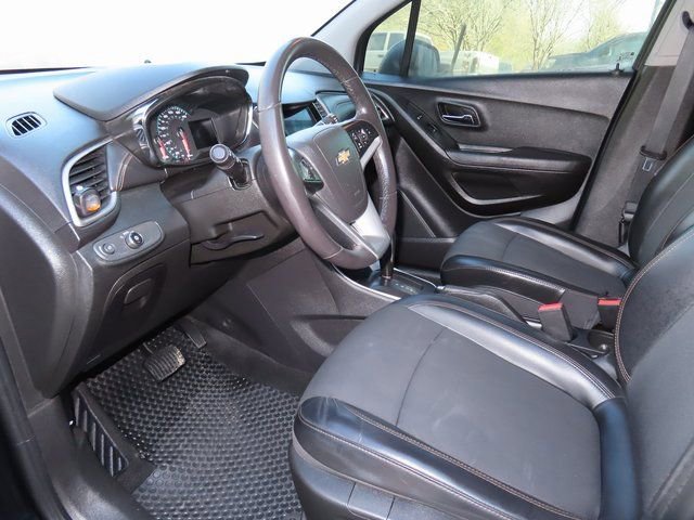 Used 2019 Chevrolet Trax LT w/ Driver Confidence Package FWD image 18