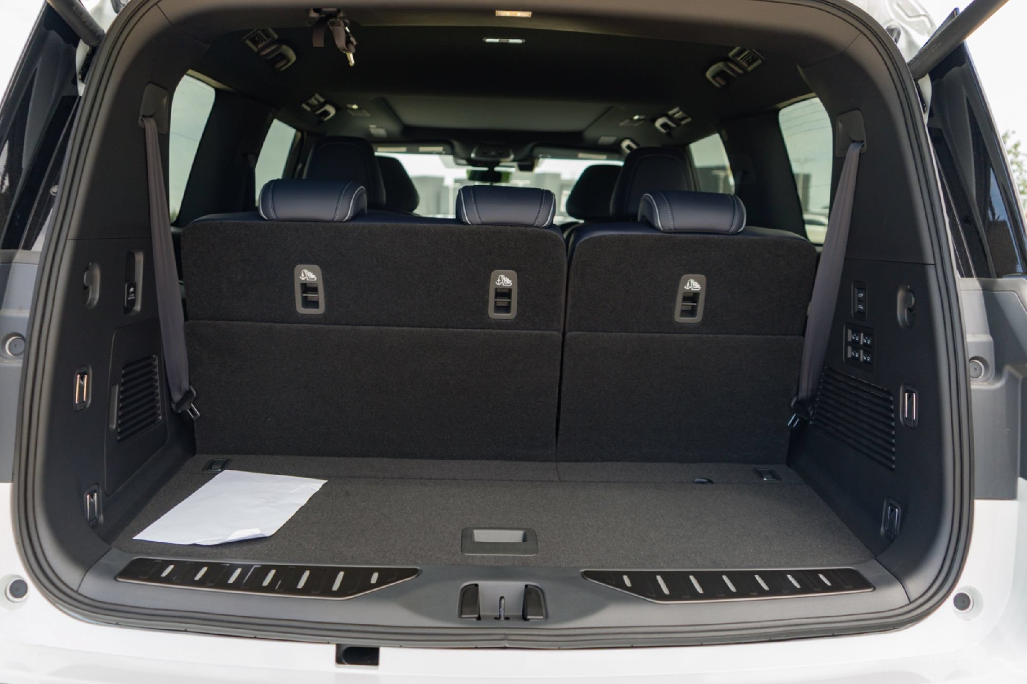 New 2027 INFINITI QX80 Sensory w/ Sport Exterior Package AWD/4WD image 25