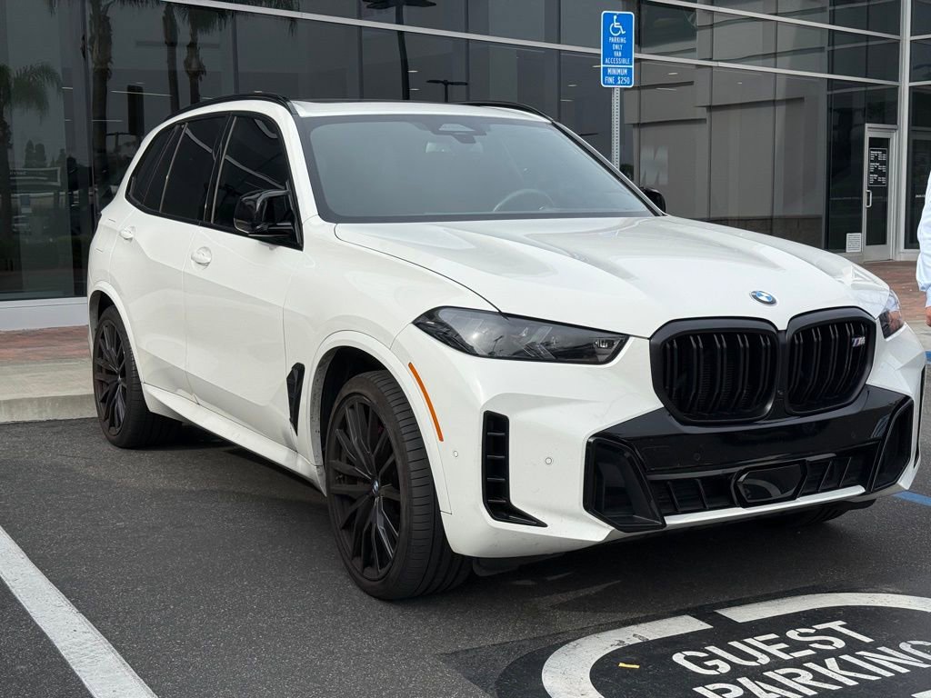 Used 2025 BMW X5 M60i w/ Executive Package image 4