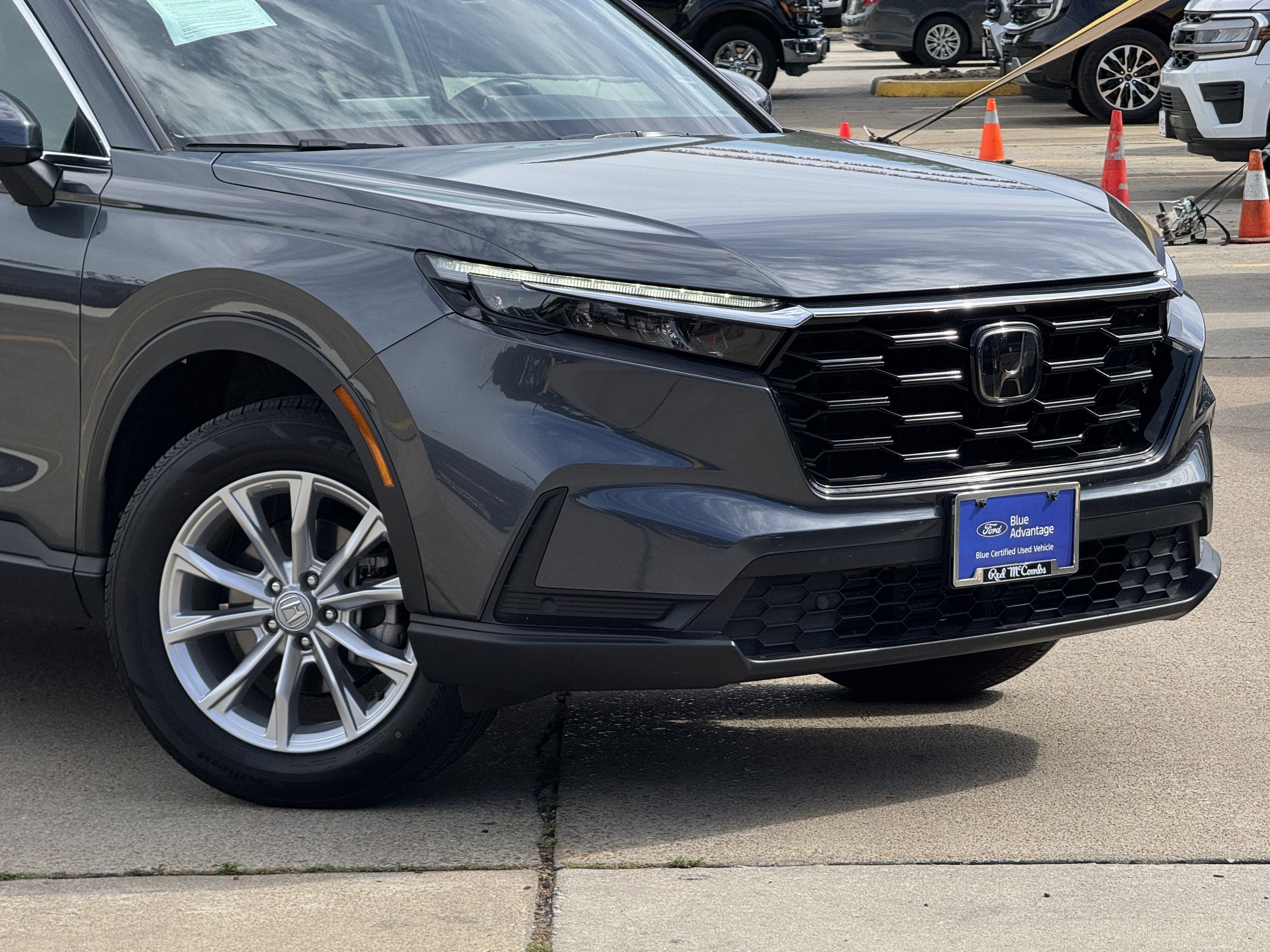 Used 2025 Honda CR-V EX-L image 2