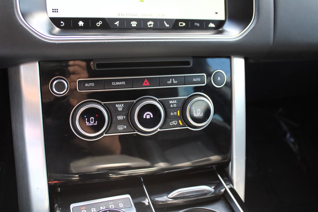 Used 2017 Land Rover Range Rover HSE image 29