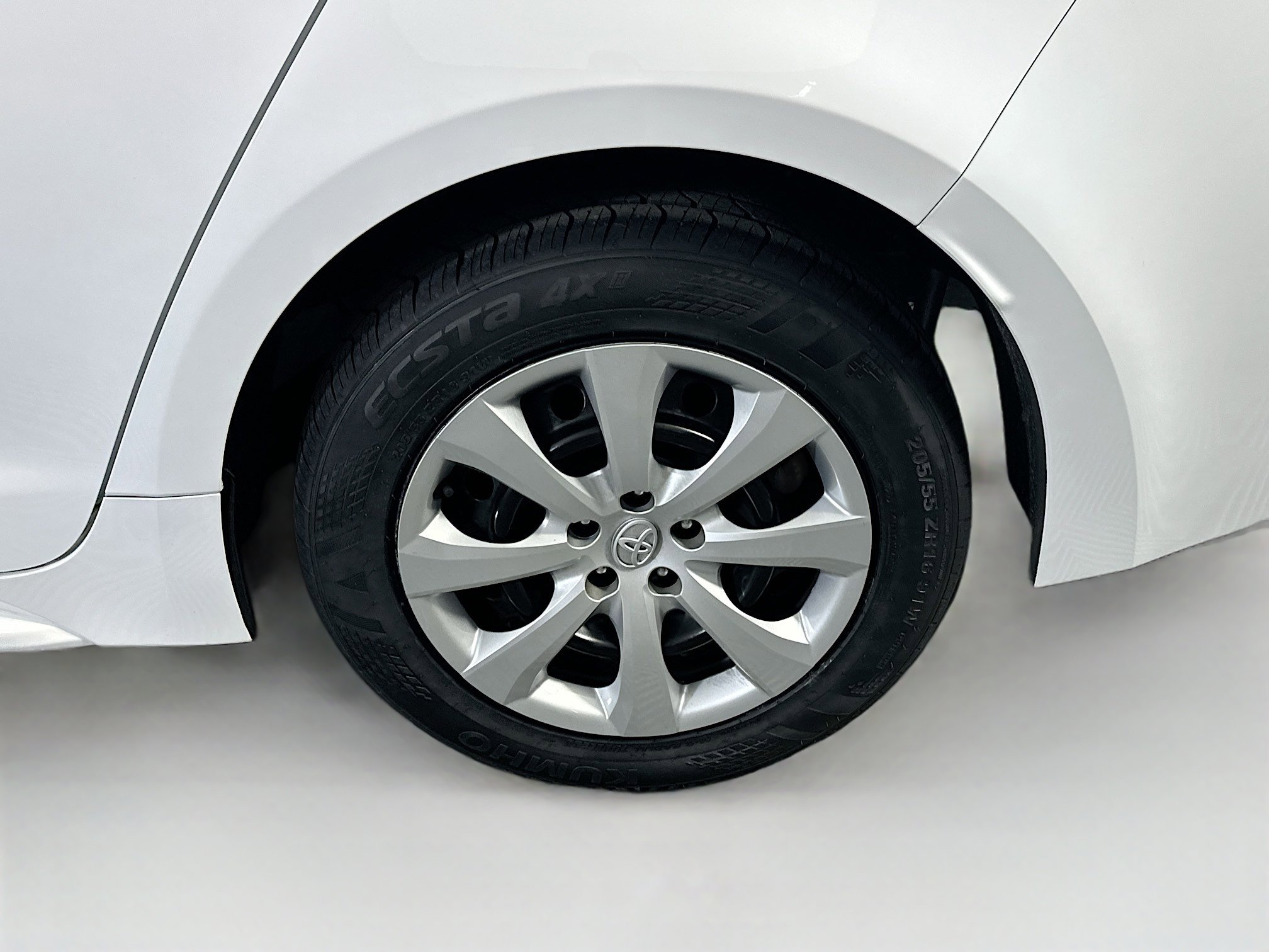 Used 2024 Toyota Corolla LE FWD image 11