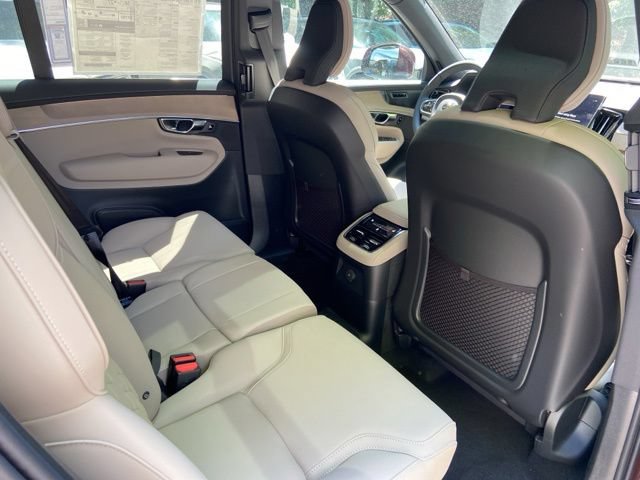 New 2026 Volvo XC90 T8 Plus w/ Protection Package Premier AWD/4WD image 18