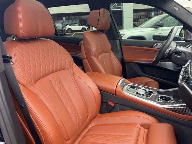 Used 2025 BMW X7 M60i image 31